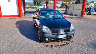 RENAULT Clio - 2006