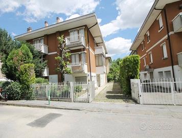 Villa di 217 m² con più di 5 locali e box auto dop