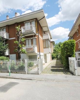Villa di 217 m² con più di 5 locali e box auto dop