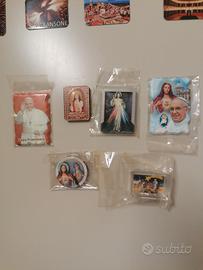 set di calamite religiose con anche papa Francesco