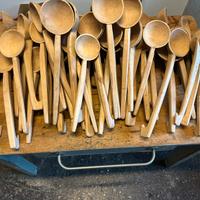 Mestolo in legno fatto a mano stock