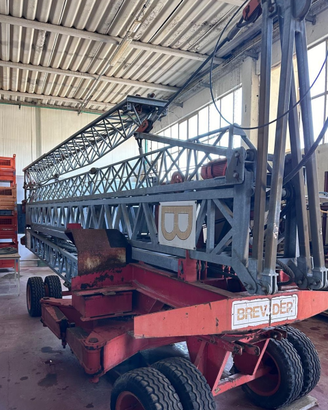Gru automontante gommata zincata altezza 12x18 di