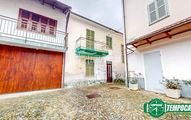 CASA CON GIARDINO PRIVATO IN POSIZIONE TRANQUILLA!