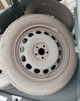 cerchi con gomme