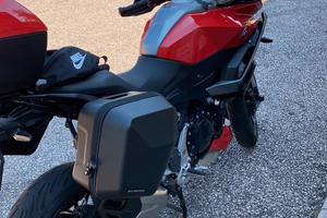 BMW F900XR Sport Red Full Optional