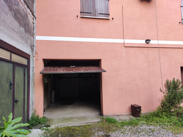 Garage con piccolo scoperto esclusivo