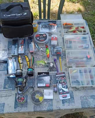 attrezzature da pesca  + valigietta e organizer 