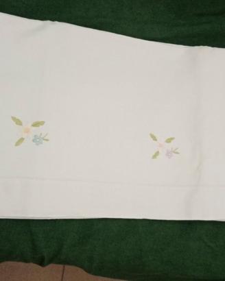 Lenzuolo matrimoniale ricamato