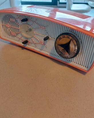 Radiosveglia vintage rosa Rogers Majestic