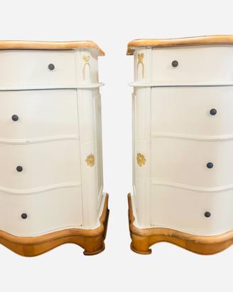 Comodini bianchi restaurati con piano legno