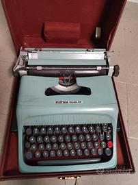 Macchina da scrivere portatile Olivetti Studio 44,