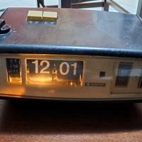 Orologio a cartellini radio Sanyo era Solari Udine