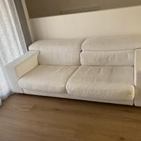 Divano tre posti in tessuto