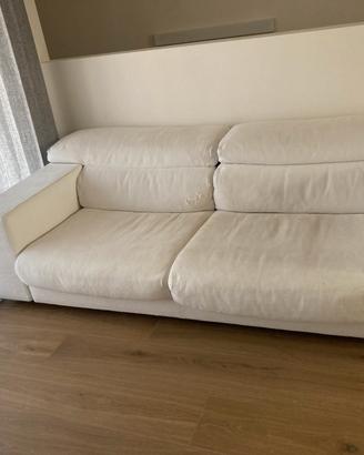 Divano tre posti in tessuto