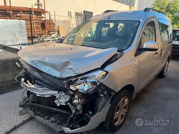 Auto incidentata Dacia Dokker