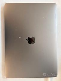 MacBook Pro 13 pollici 2016 con schermo rotto