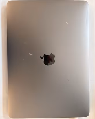 MacBook Pro 13 pollici 2016 con schermo rotto