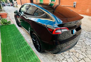 Tesla Model Y AWD - Dual motor long range