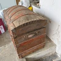 Antico baule da viaggio