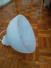 Lampadario in vetro smerigliato. 