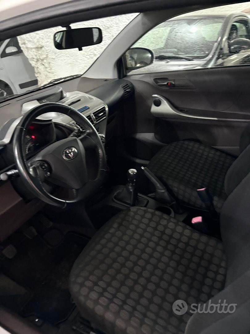 Toyota Iq 2009 photo 4