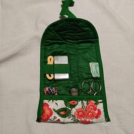 set cucito da viaggio