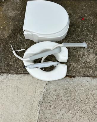 WC rialzato per anziani