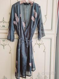 vestaglia trasparente. 