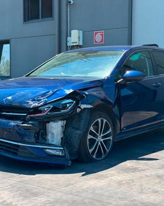 VOLKSWAGEN GOLF per ricambi usati DDY
