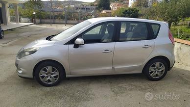Renault scenic anno 2011 diesel
