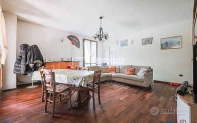 AMPIA PORZIONE DI BIFAMILIARE CON TAVERNA E MANSAR