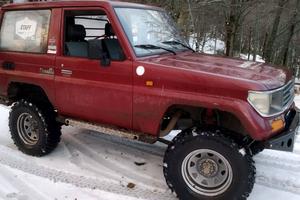 Toyota Land Cruiser KZJ 70