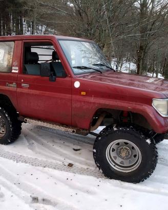 Toyota Land Cruiser KZJ 70