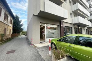 NEGOZIO A BANCHETTE
