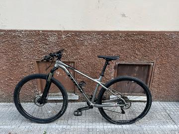 TREK EXCALIBER 8 TG18.5