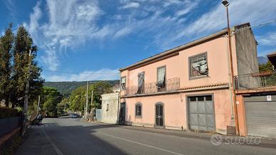 CASA INDIPENDENTE A ZAFFERANA ETNEA
