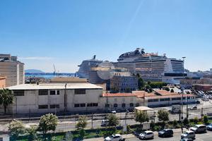 3 LOCALI A NAPOLI