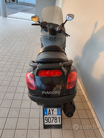Piaggio x9