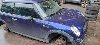 MINI ONE 2005 SOLO PER RICAMBI