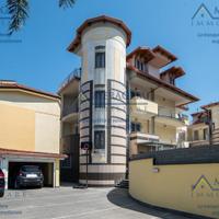 Villa di Lusso con ascensore interno