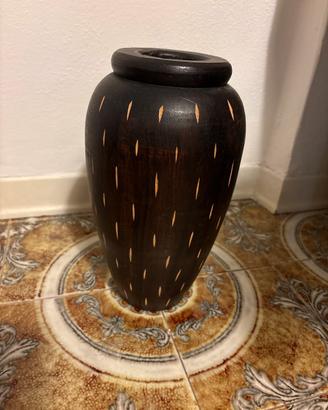Vaso in legno