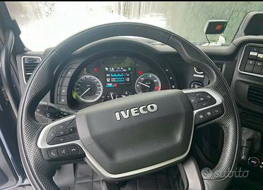 Iveco S Way 570