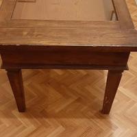 Tavolino da salotto in legno massello e vetro