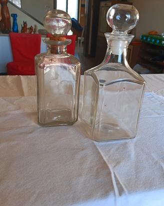 Coppia di bottiglie vintage in vetro da liquore