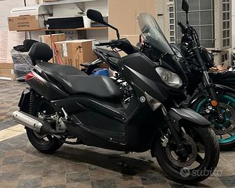 scooter Xmax 250