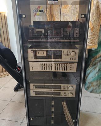 mobiletto Hi-fi nero con ante e cassettiera