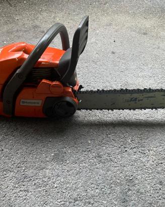 MOTOSEGA HUSQVARNA