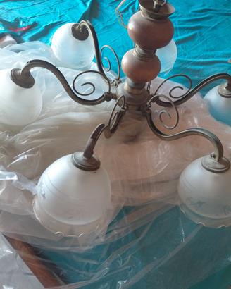 Lampadario classico vintage in legno metallo e vet