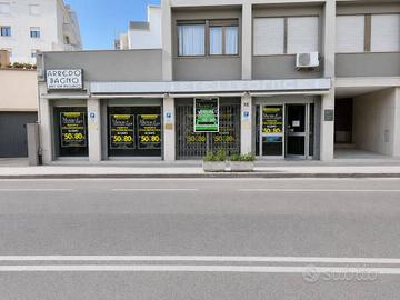 Immobile di 725 m² con 2 locali a Sassari