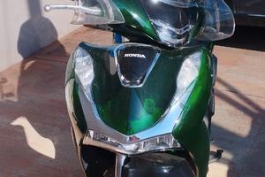 scooter sh 150 vetro dicembre 2023